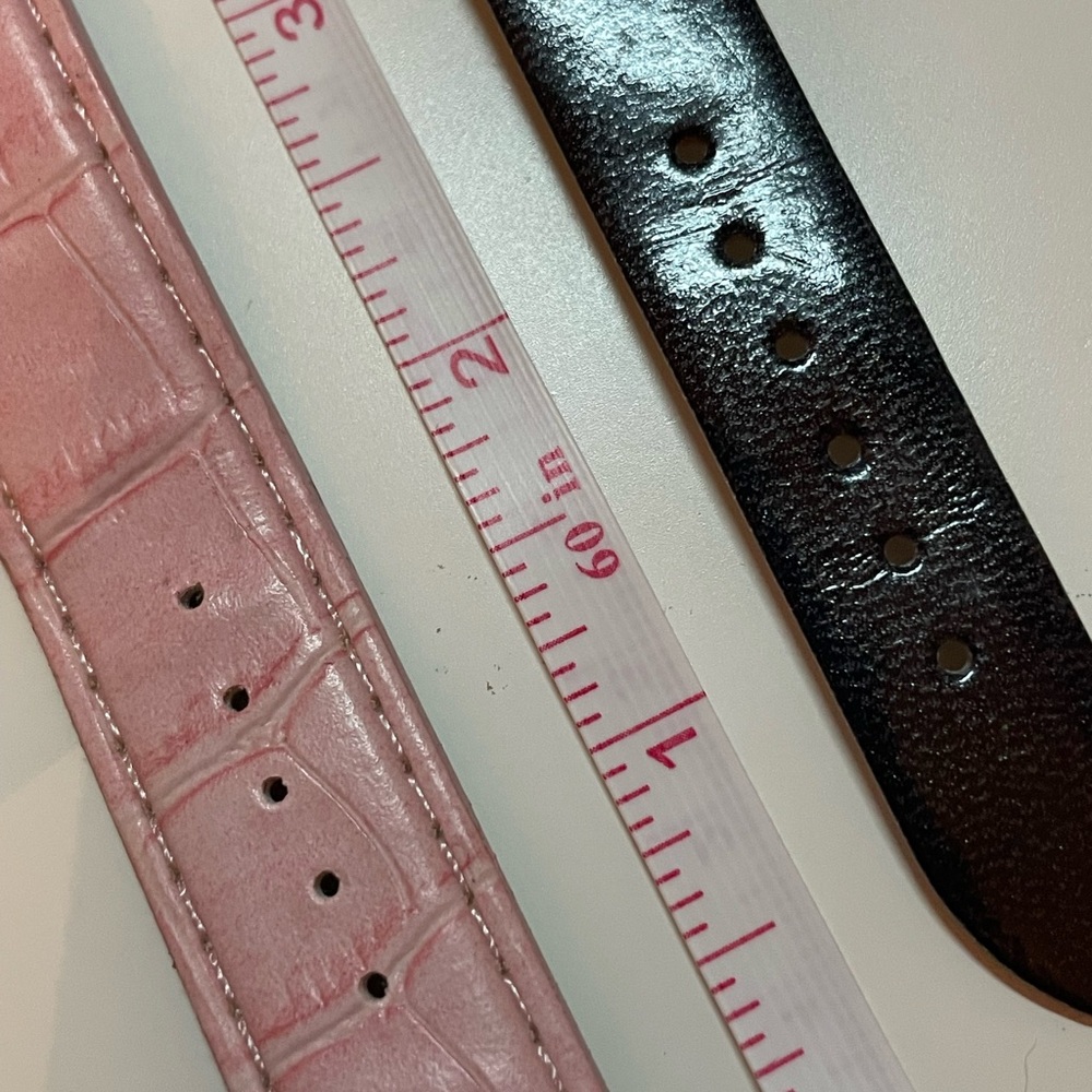 Hello Kitty Crystal Accent - Pink Leather and Black Leather - 2 Watches - Picture 7 of 7